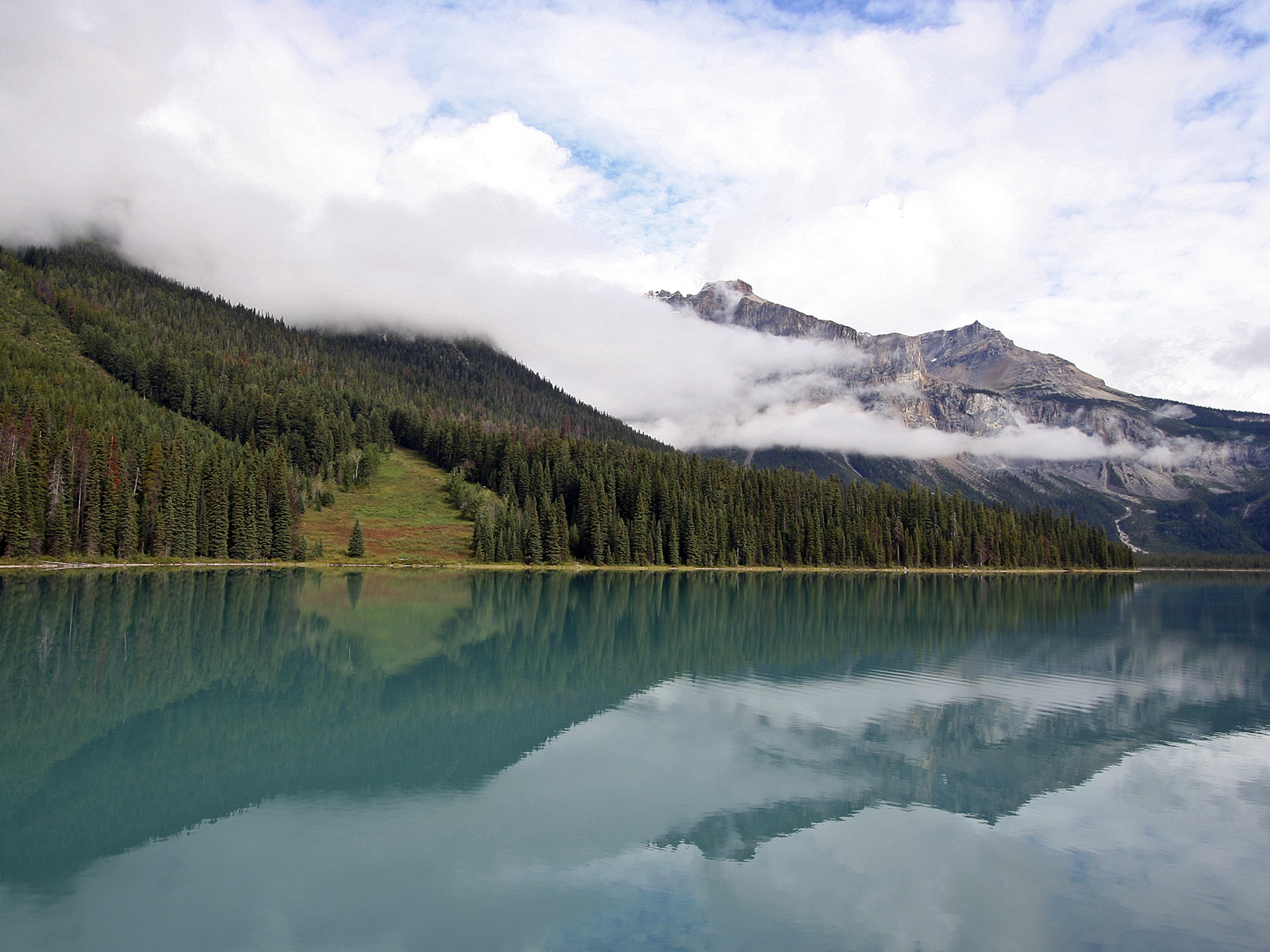 Nature_Mountains_Crystal_lake_015307_.jpg
